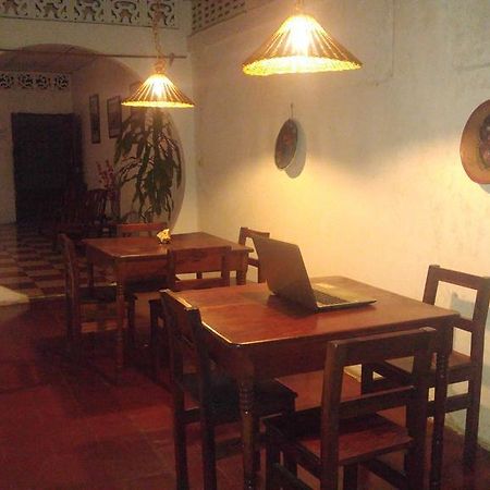 Casa Nica Leon Hostel Екстер'єр фото