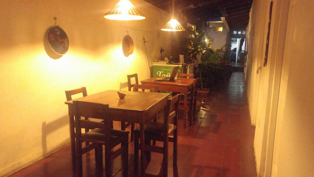 Casa Nica Leon Hostel Екстер'єр фото