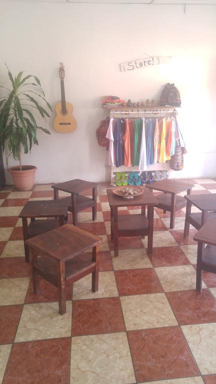 Casa Nica Leon Hostel Екстер'єр фото