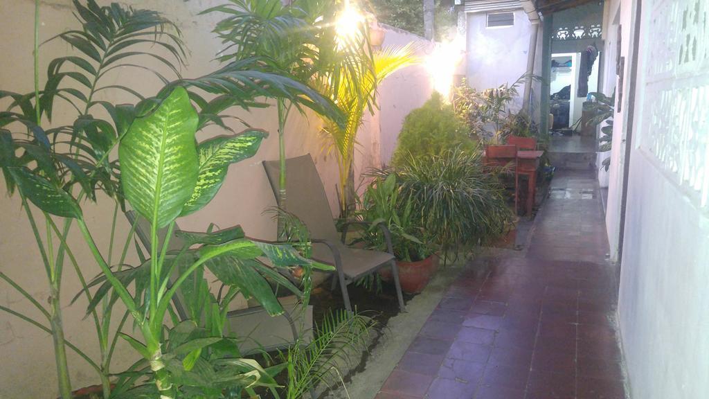 Casa Nica Leon Hostel Екстер'єр фото